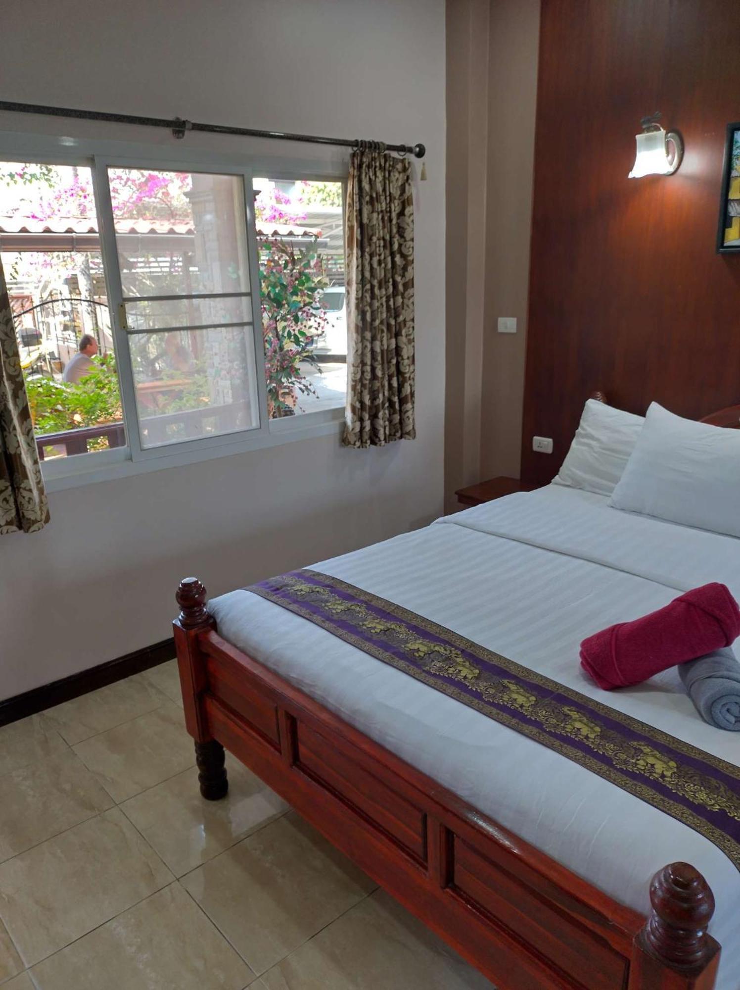 Mai Thai Guest House Кхонкен Екстер'єр фото